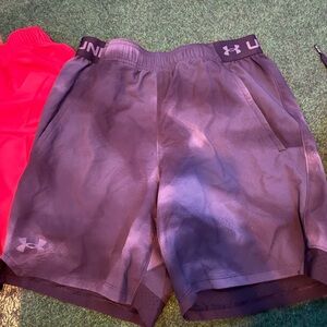 Under Armour black Tie-Dye Athletic Shorts. Mens Small